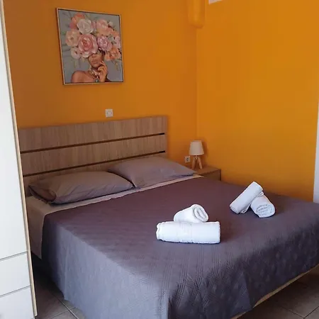 아파트 Anna's 4 Sea View 3p